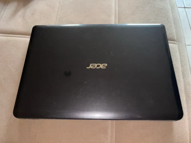 Notebook Acer Aspire E1
