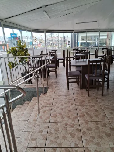 Vendo instalações para restaurante e alugo sala