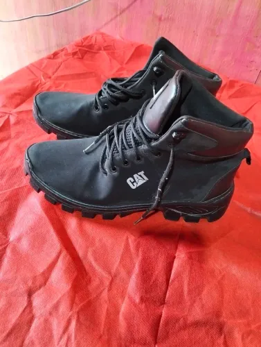 Bota coturno CAT 
