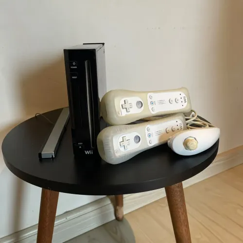 Nintendo Wii (com jogo super Mario original)