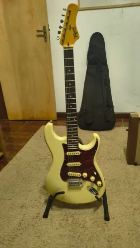 Guitarra Tagima T635 olímpic white