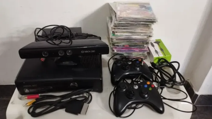 Console Xbox 360 com Kinect e +50 jogos