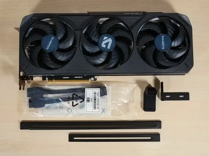 Rtx 5070 12gb Gigabyte OC