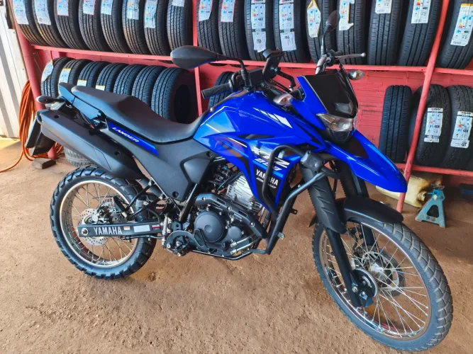 Moto Lander 250 único dono 10mil km