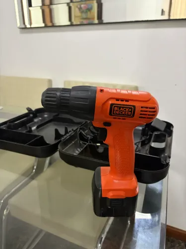 Furadeira / parafusadeira Black & Decker 