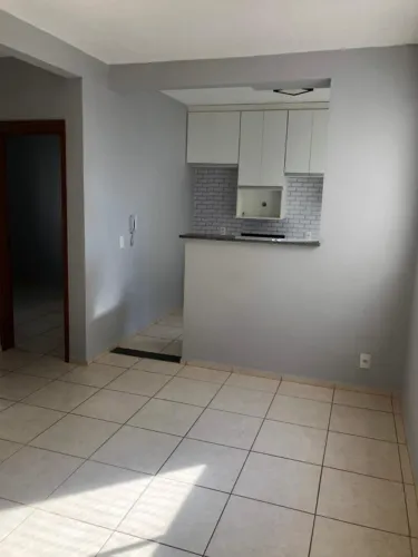 Condomínio Almare, 2 dormitórios, R$:1.300,00 já com condomínio.