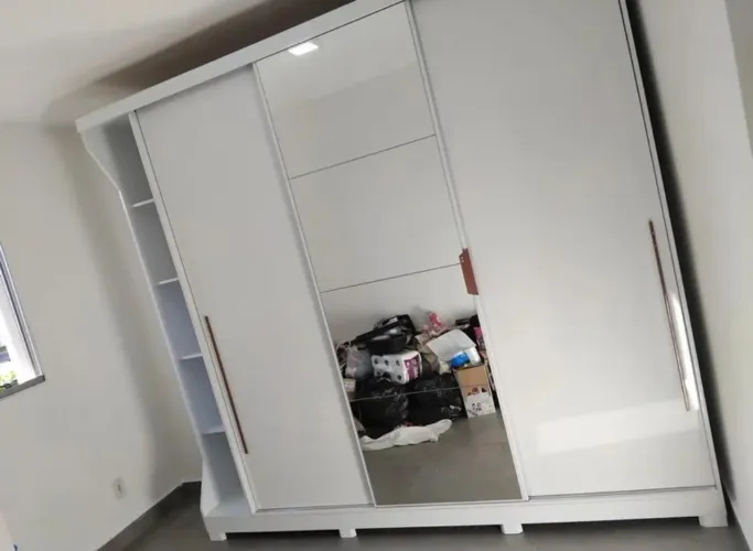 VENDO GUARDA-ROUPAS GRANDE ÓTIMO ESTADO
