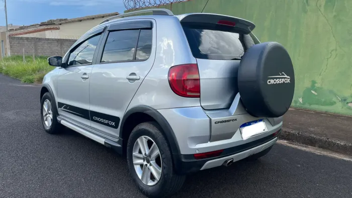 Volkswagen Crossfox 1.6 MI Total Flex 8V 5P 2011