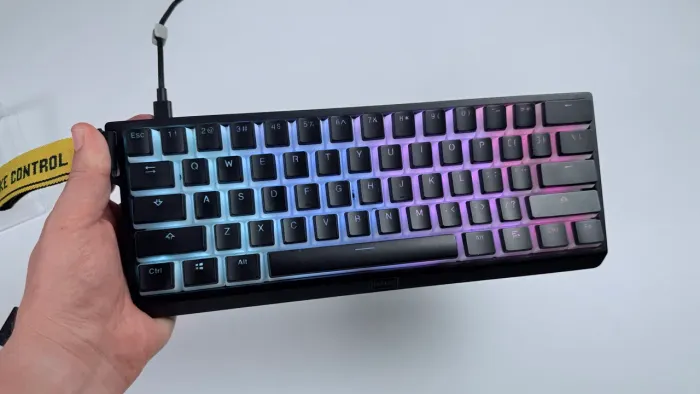Teclado Wooting 60HE com keycaps pudding