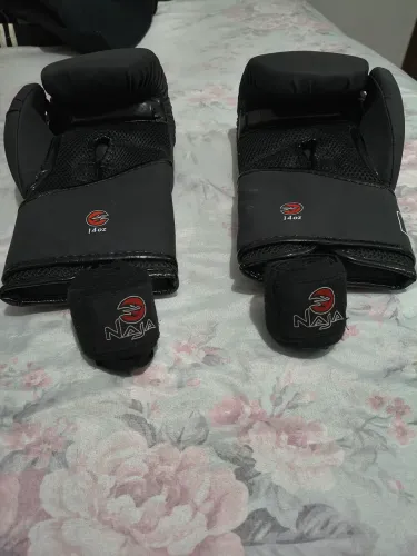 Luvas de Muay Thai Naja 14oz + Bolsa de Transporte