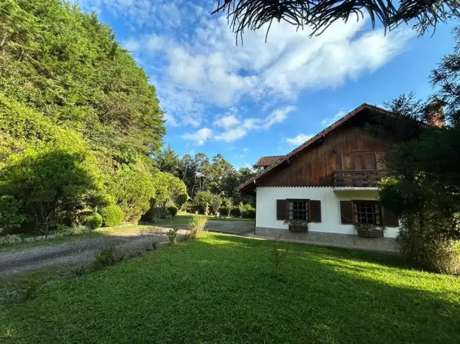 Casa para venda tem 210 metros quadrados com 4 quartos em Mury - Nova Friburgo - Rio de Ja