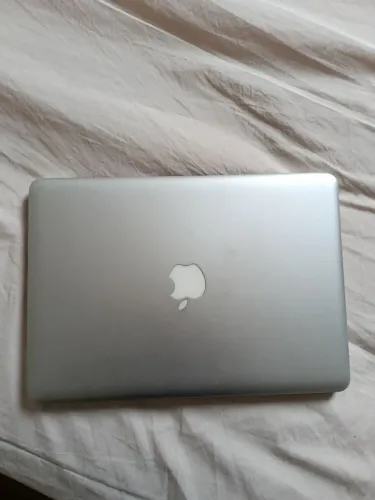 MacBook pro 13'' usado para retirada de peças(ainda liga)