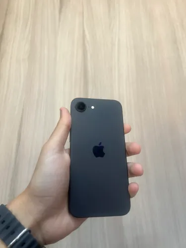 iPhone 16e 100% preto