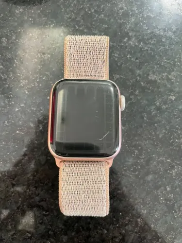 Apple Watch Series 4 40mm com saúde da bateria de 60%