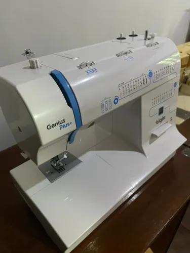 Maquina de costura elgin 