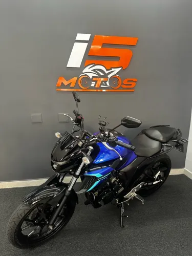 YAMAHA FZ25