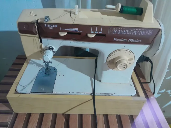 Máquina doméstica Singer 