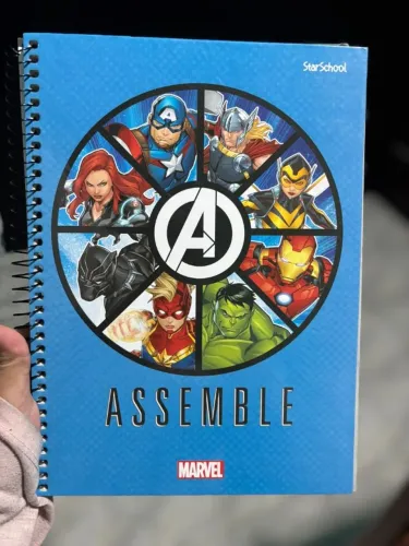 caderno universitário jandaia marvel vingadores