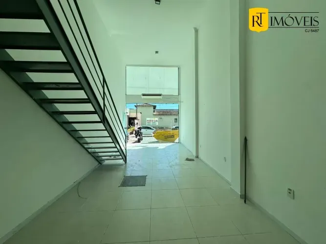 Loja com 104m² para locação próximo à rodoviária, Cabo Frio/RJ