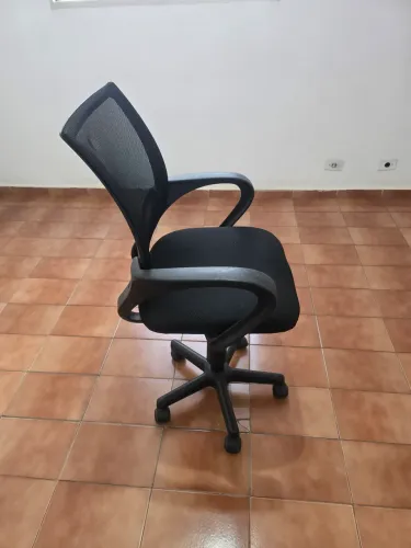 Vendo cadeira de escritório 