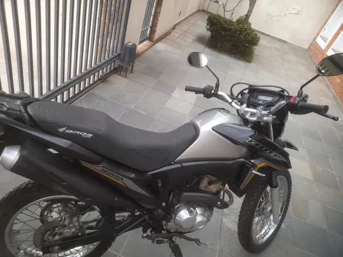 Moto Honda Bros 160 
