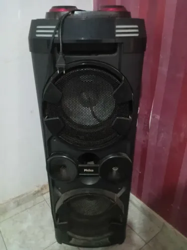 VENDO CAIXA DE SOM PHILCO PCX 20 MIL BT. UM VERDADEIRO PAREDÃO. SEMI-NOVA.