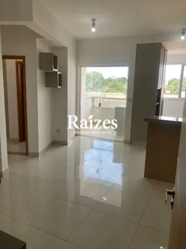 Apartamento com 2 quartos sendo 1 suíte, sacada, elevador e 60m2 no Roosevelt