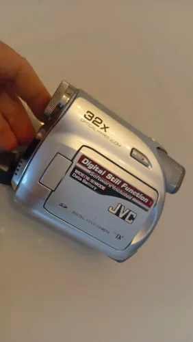 Filmadora JVC sem bateria 
