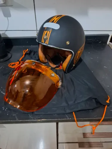 Capacete aberto