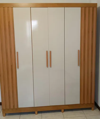 Guarda-roupa novo 6 portas