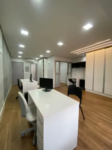 Aluga-se SALA COMERCIAL - Pronta para trabalhar!