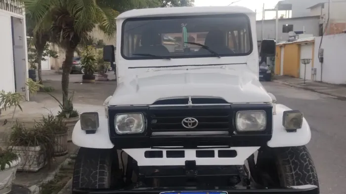 Toyota Bandeirante cabine dupla
