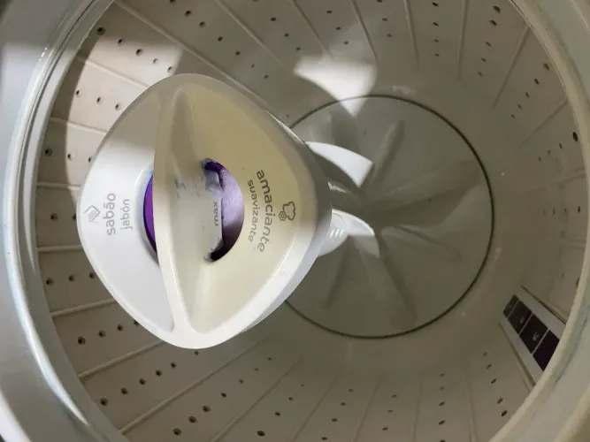 Máquina de lavar e centrifugar