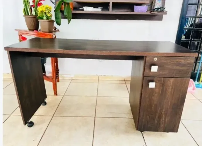 Escrivaninha/Mesa para computador