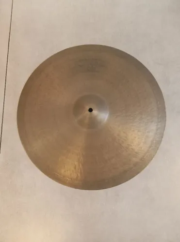 ## Prato de bateria Amedia Vintage Crash 18, turco, handmade, liga B20, raridade, ótimo!!