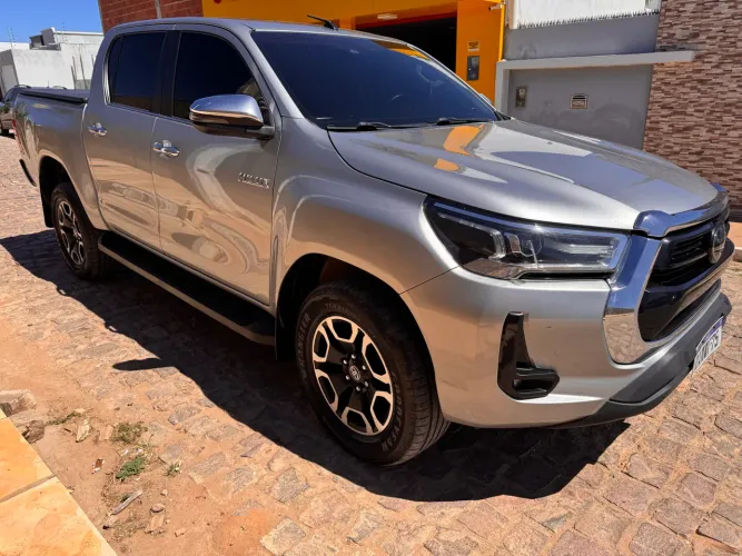 Toyota Hilux CD SRX 4X4 2.8 TDI 16V Diesel Aut. 2021