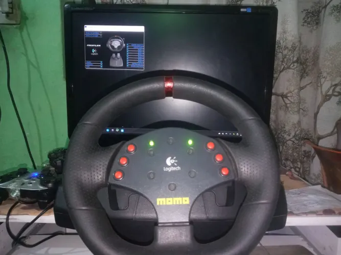 Volante Momo force feedback Simulador completo + pedais