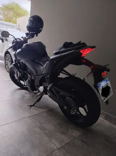 MT 03 Preto acetinado