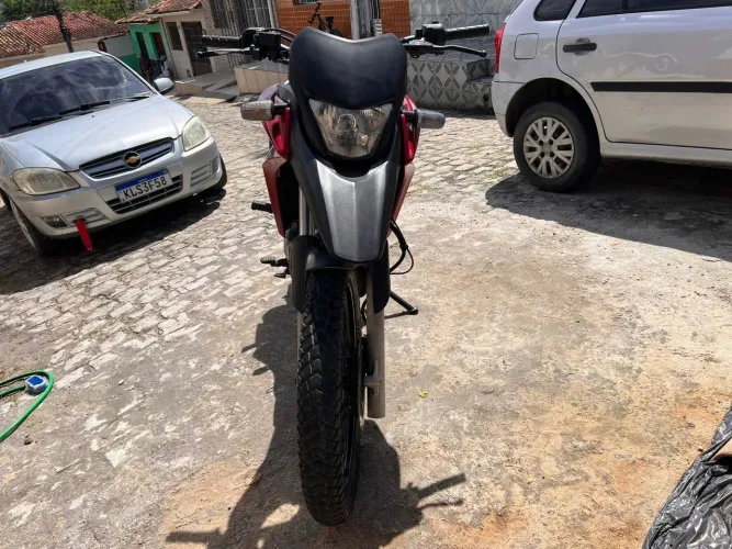 Vendo XRE 300, moto muito boa!