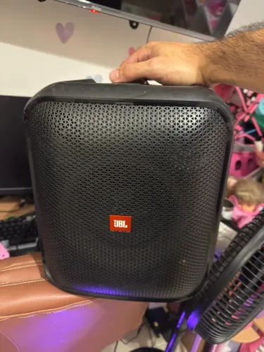 JBL Partybox essential