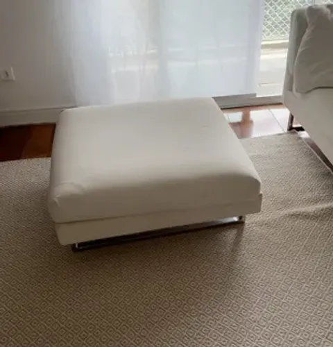 Sofá branco modular + puff