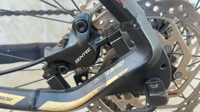 Bike OGGI , aro 29 tamanho 17 passadores e freios shimano Deore