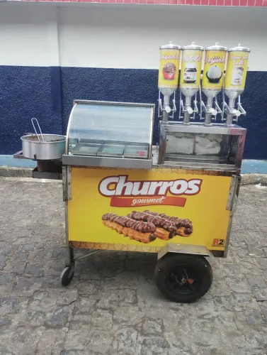 Vende-se um carrinho de churros
