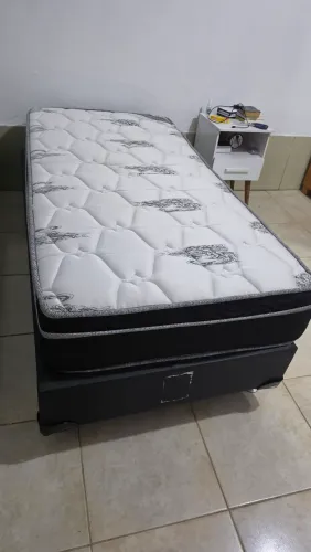 Cama de solteiro ortobom com colchão d33 novo