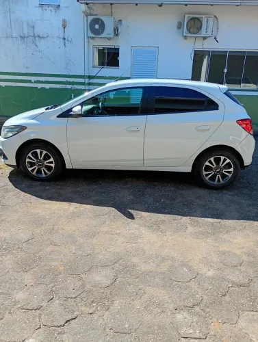 Chevrolet Onix Hatch LTZ 1.4 8V Flex Power Mec. 4P 2015