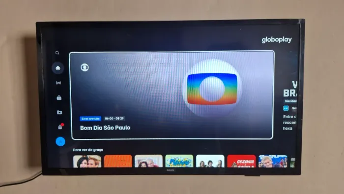 Tv 32 Smart Philips funcionando Tudo apenas riscos na tela 