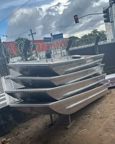 FABRICAMOS BARCOS DE ALUMÍNIO