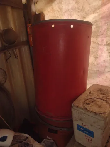 2 tambor e level pra guardar ração