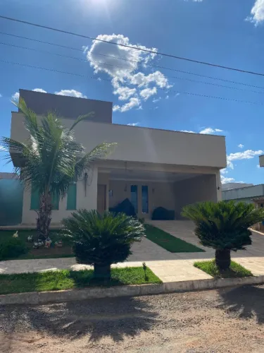 Casa a venda no condomínio Jardim Veneza