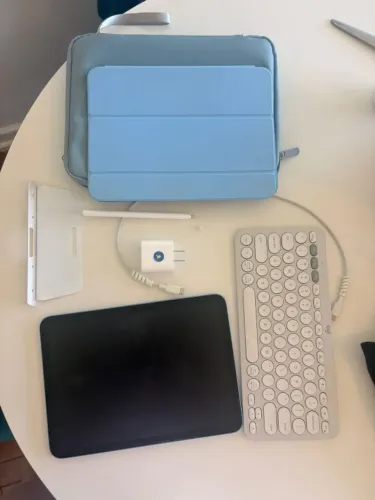 IPad WiFi 128GB (A16) + Apple Pencil + Smart Folio Apple + Teclado Logitech Bluetooth